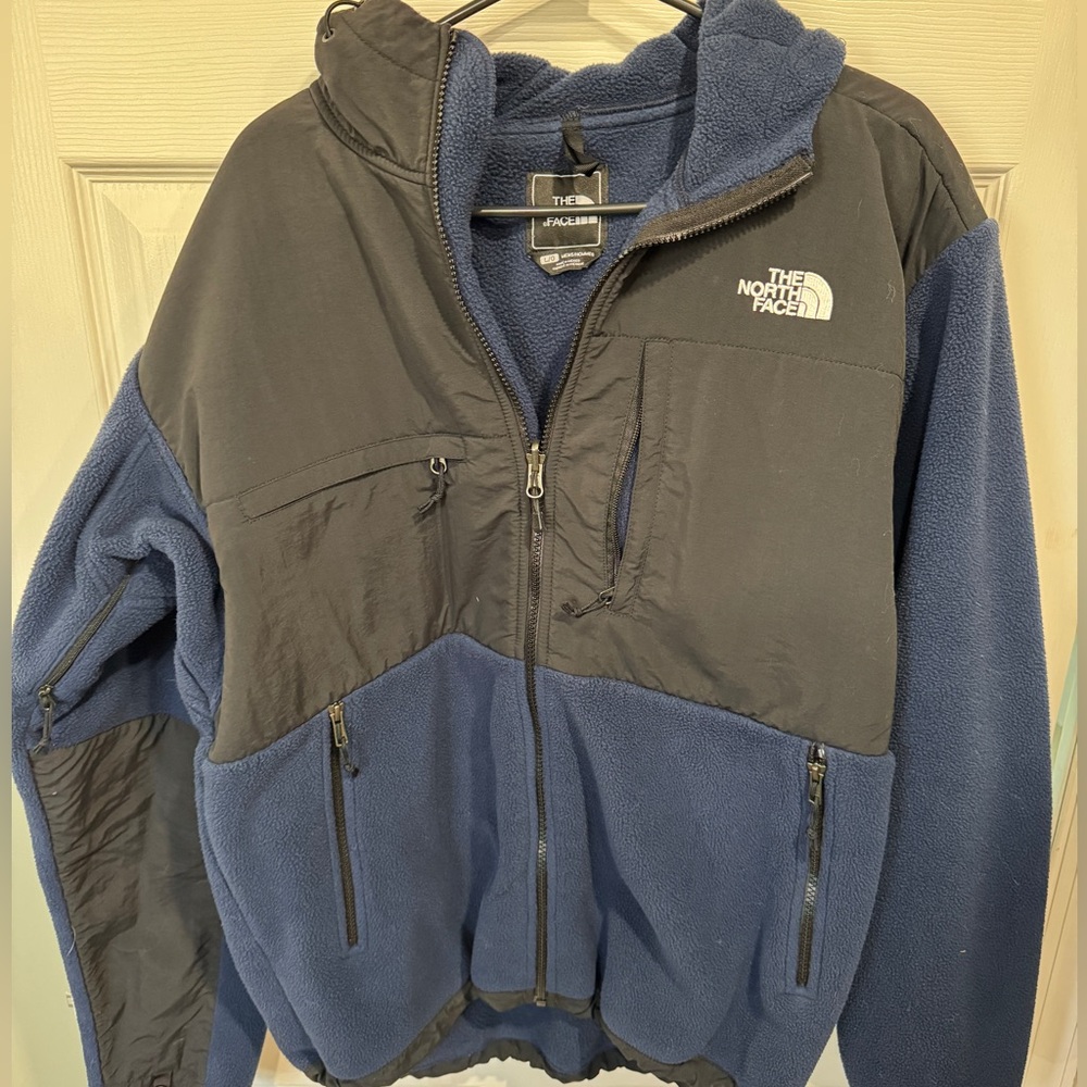 The North Face Men’s Navy Denali Jacket with Hood - Size Large - Warm & Durable!
